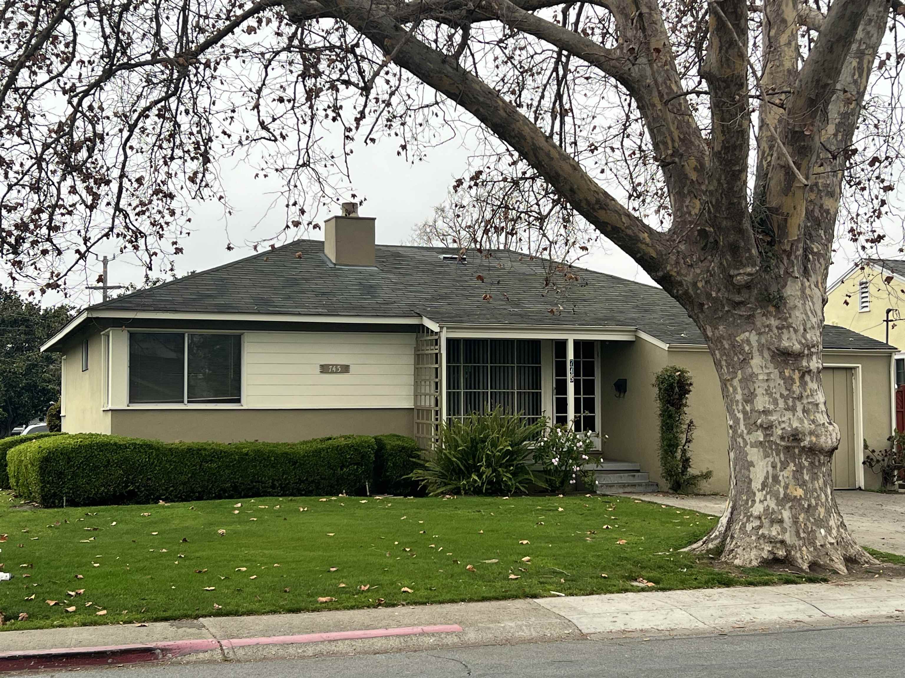 745 Hacienda Ave