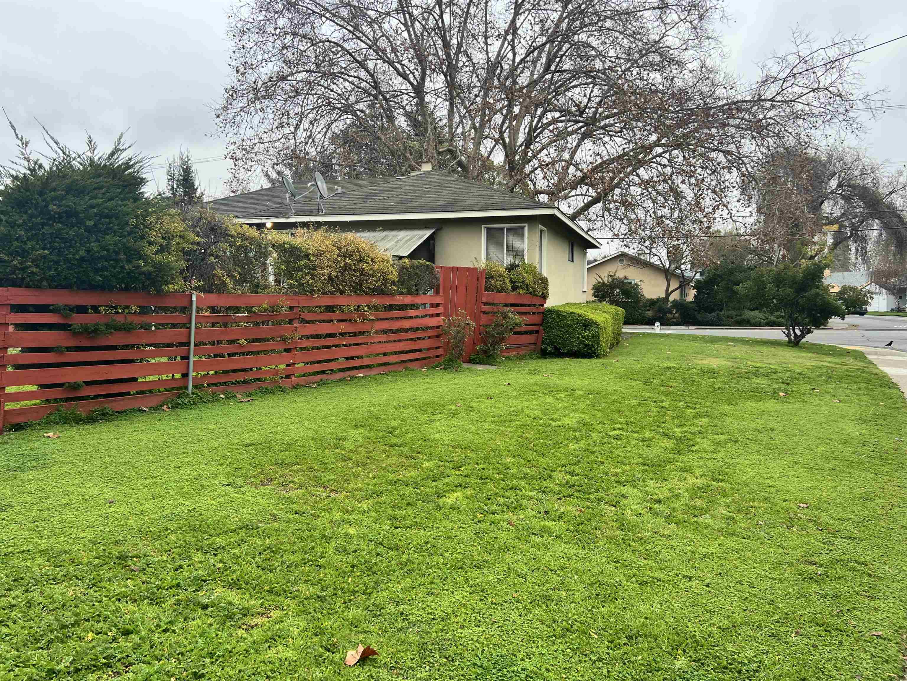 745 Hacienda Ave