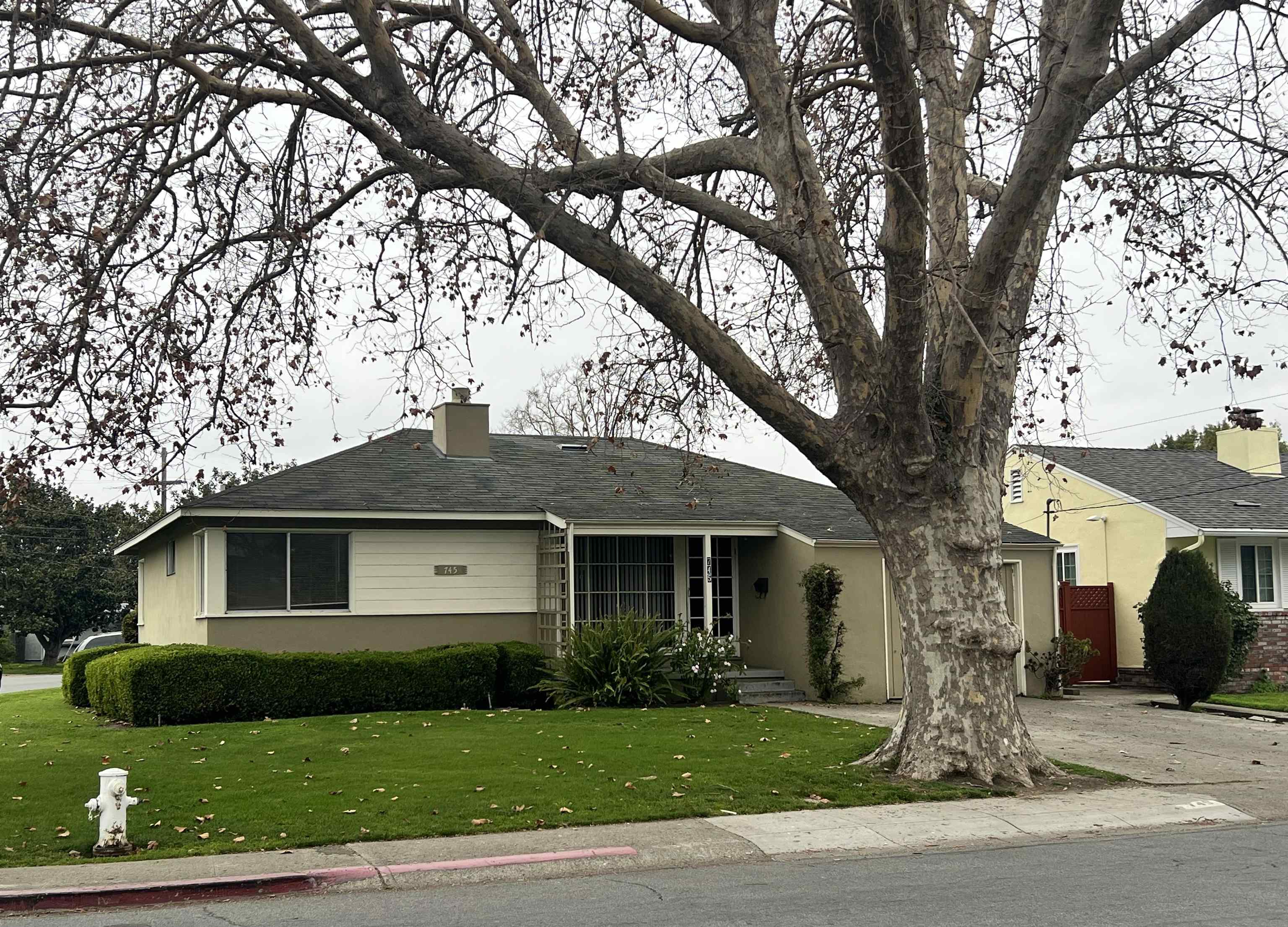 745 Hacienda Ave