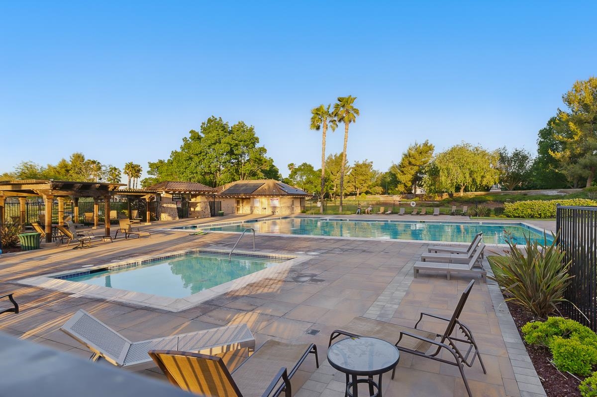 2342 Winchester Loop