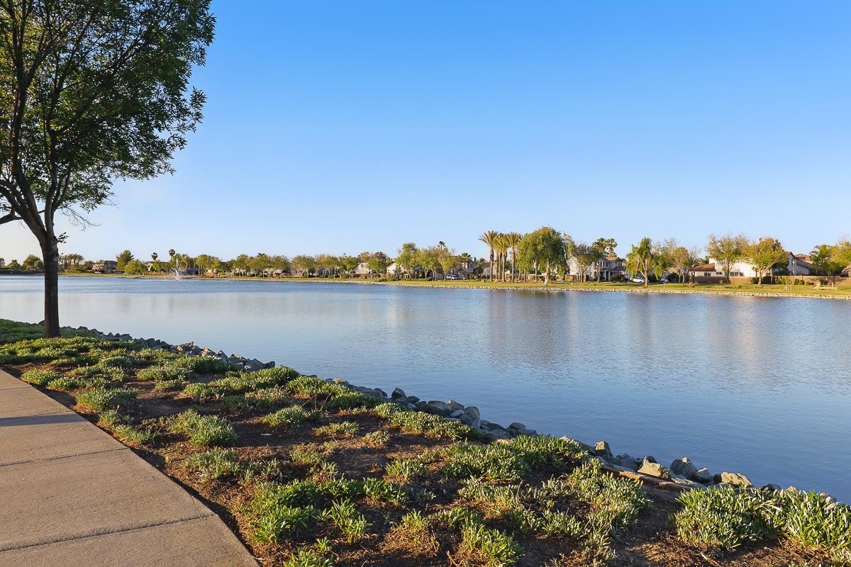 2342 Winchester Loop