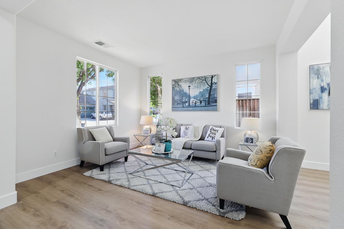 2342 Winchester Loop