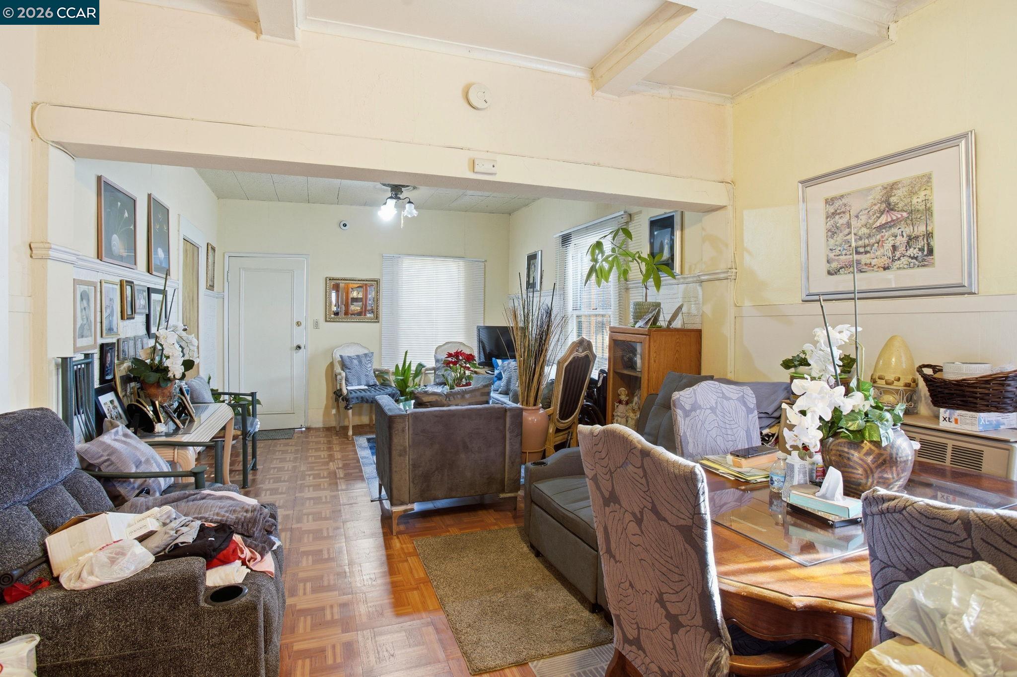 917 N Mott St