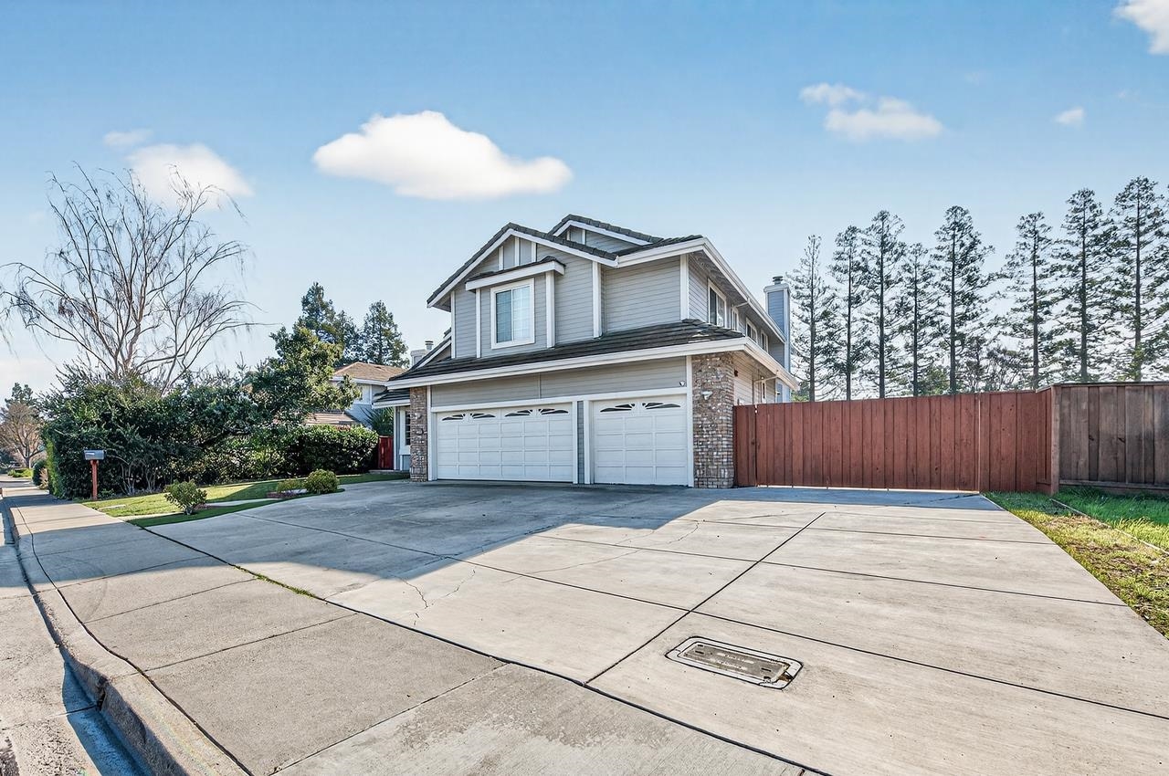 3473 Edinburgh Drive