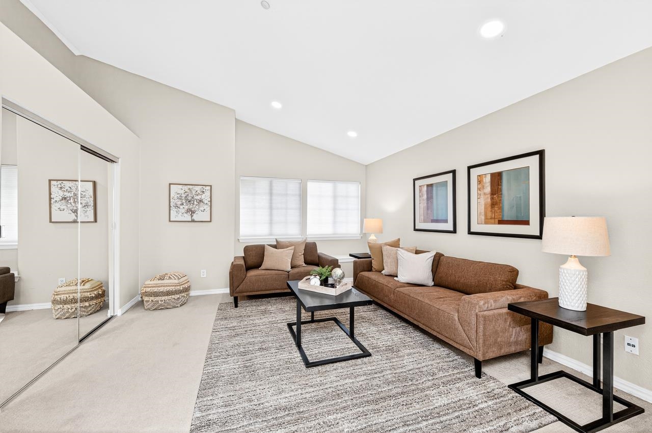 3473 Edinburgh Drive