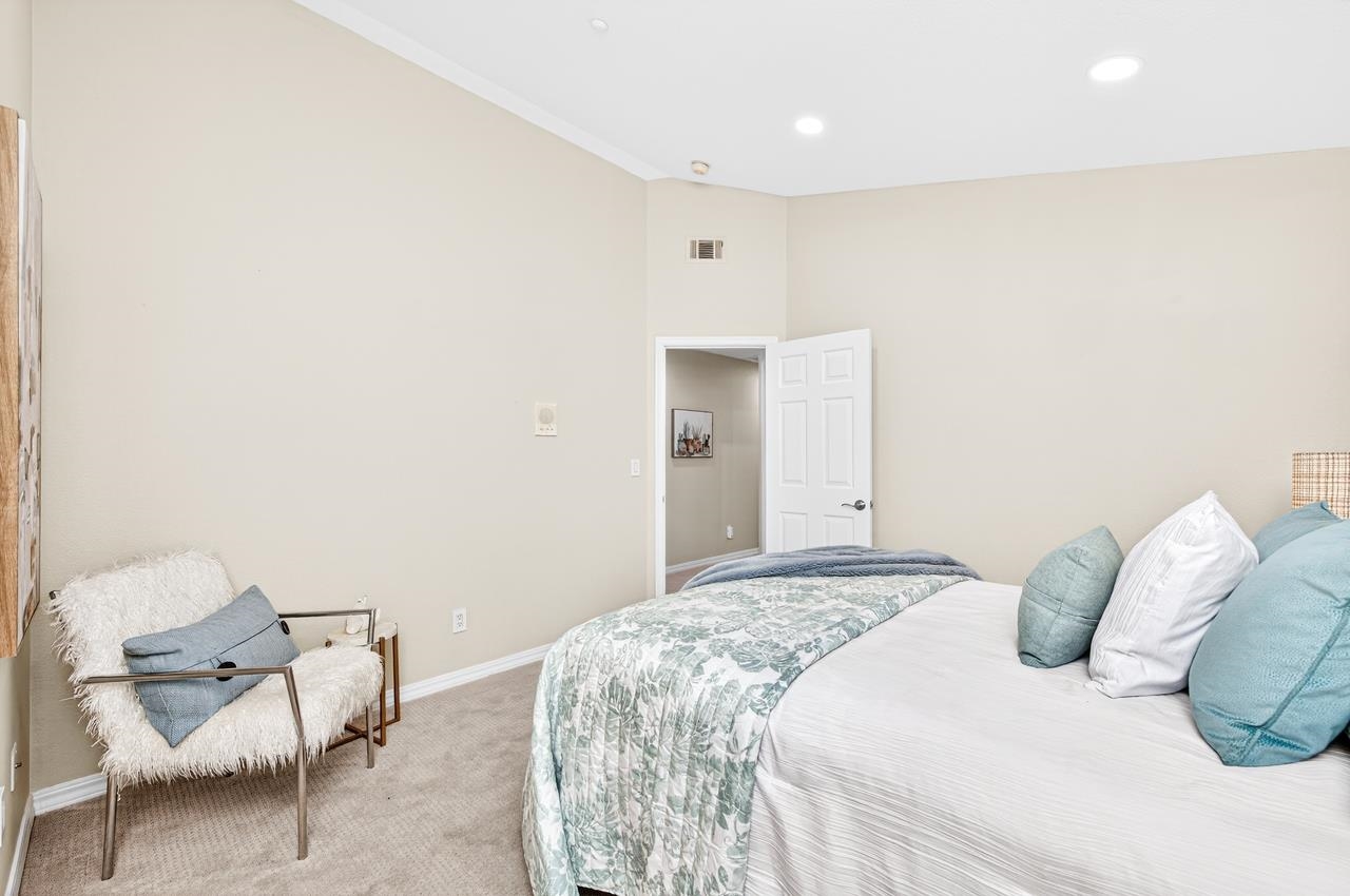 3473 Edinburgh Drive