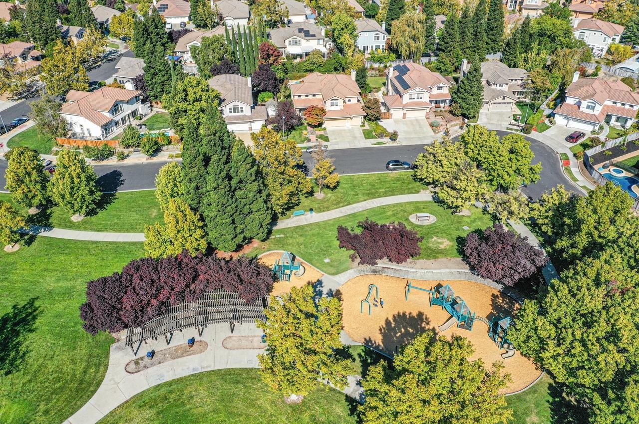 3473 Edinburgh Drive