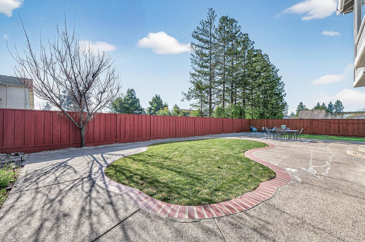 3473 Edinburgh Drive