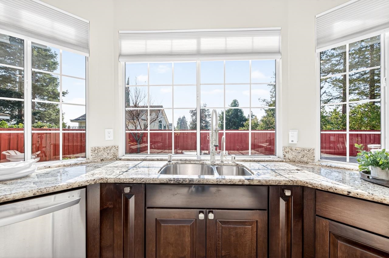 3473 Edinburgh Drive