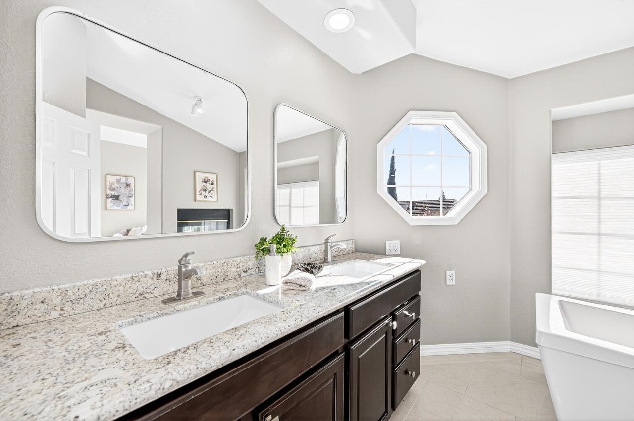 3473 Edinburgh Drive