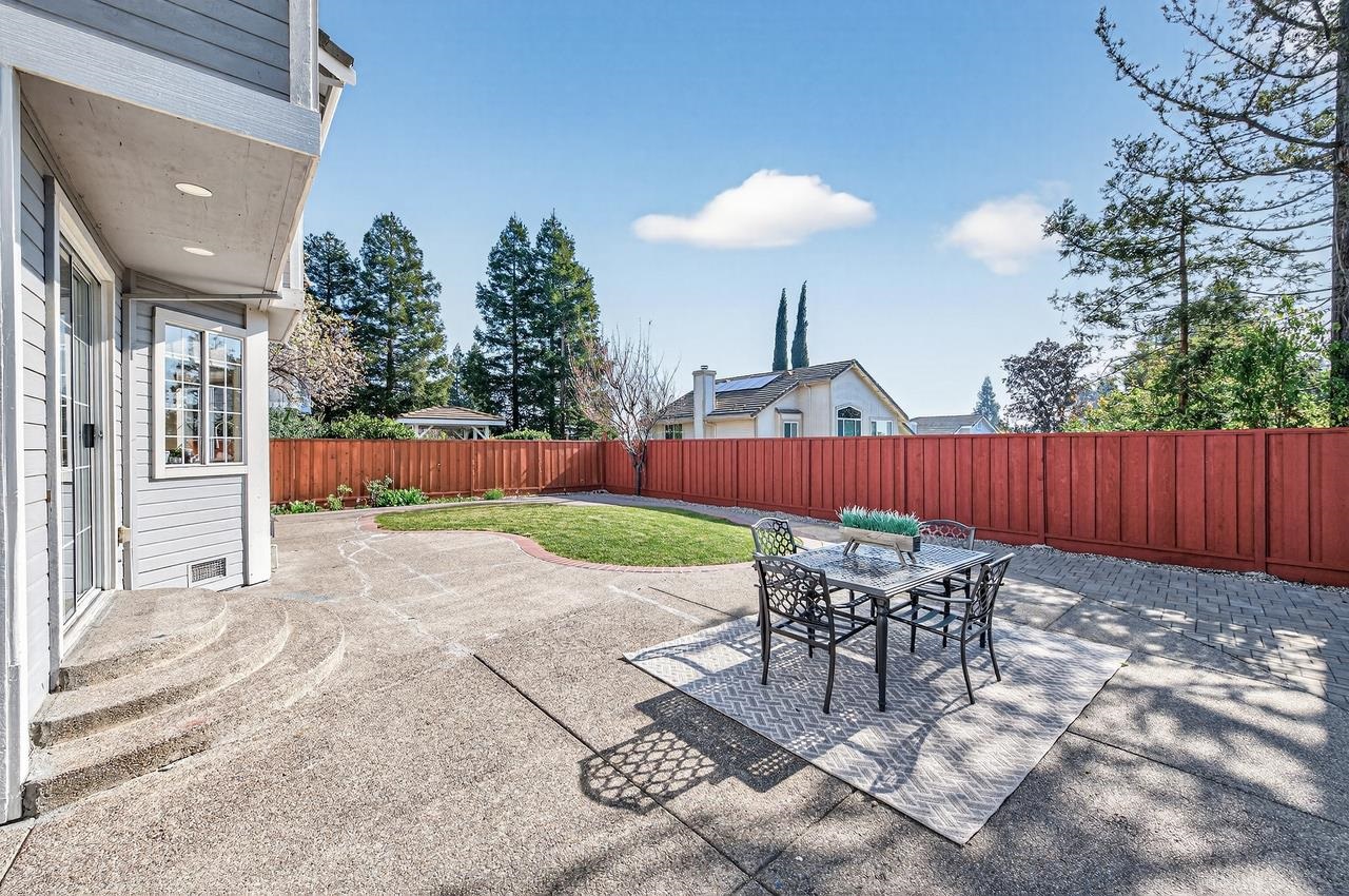 3473 Edinburgh Drive