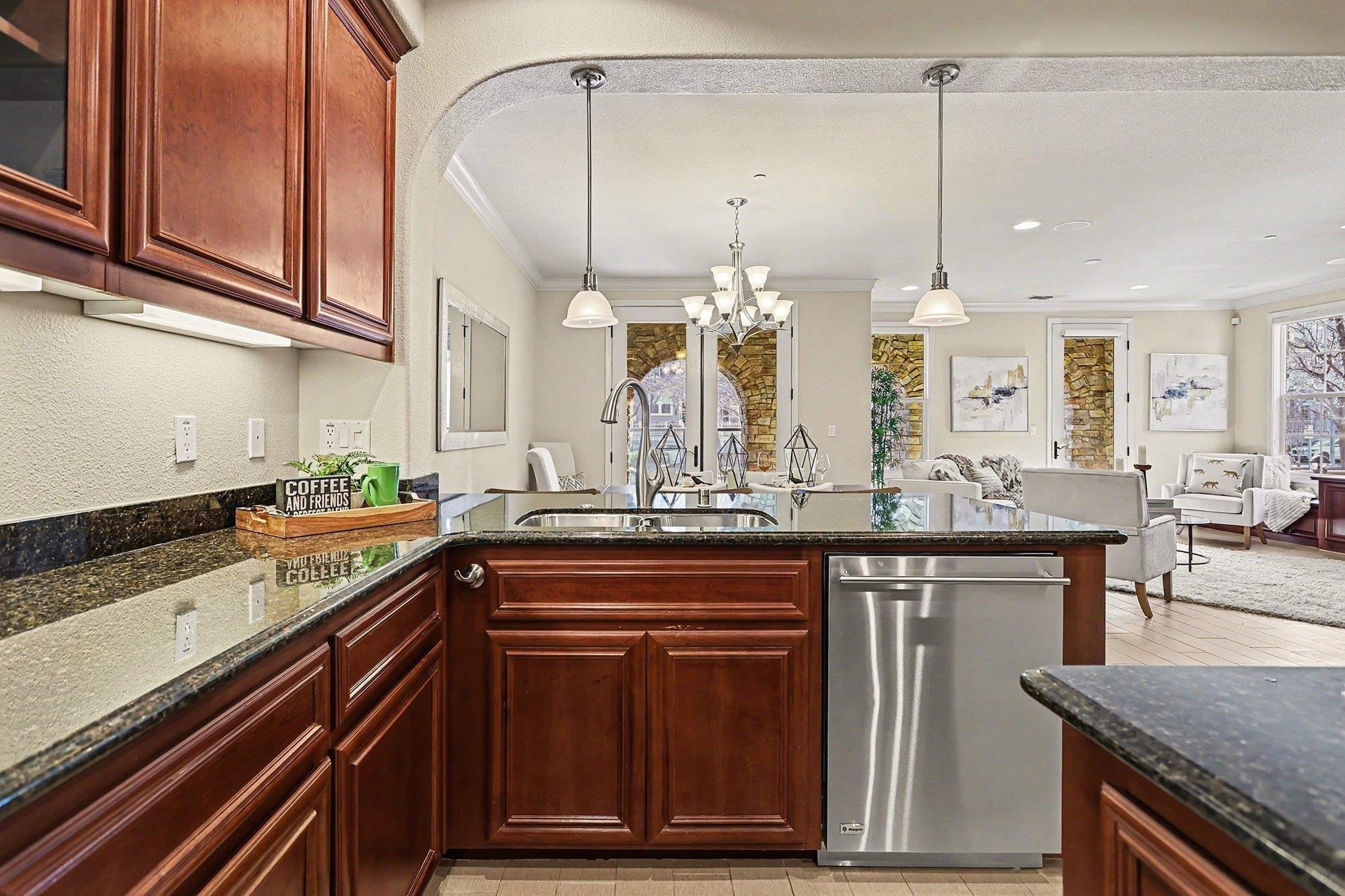 3727 Central Pkwy # 28