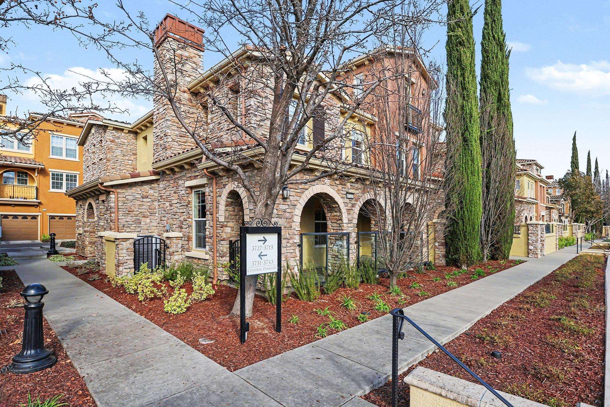 3727 Central Pkwy # 28