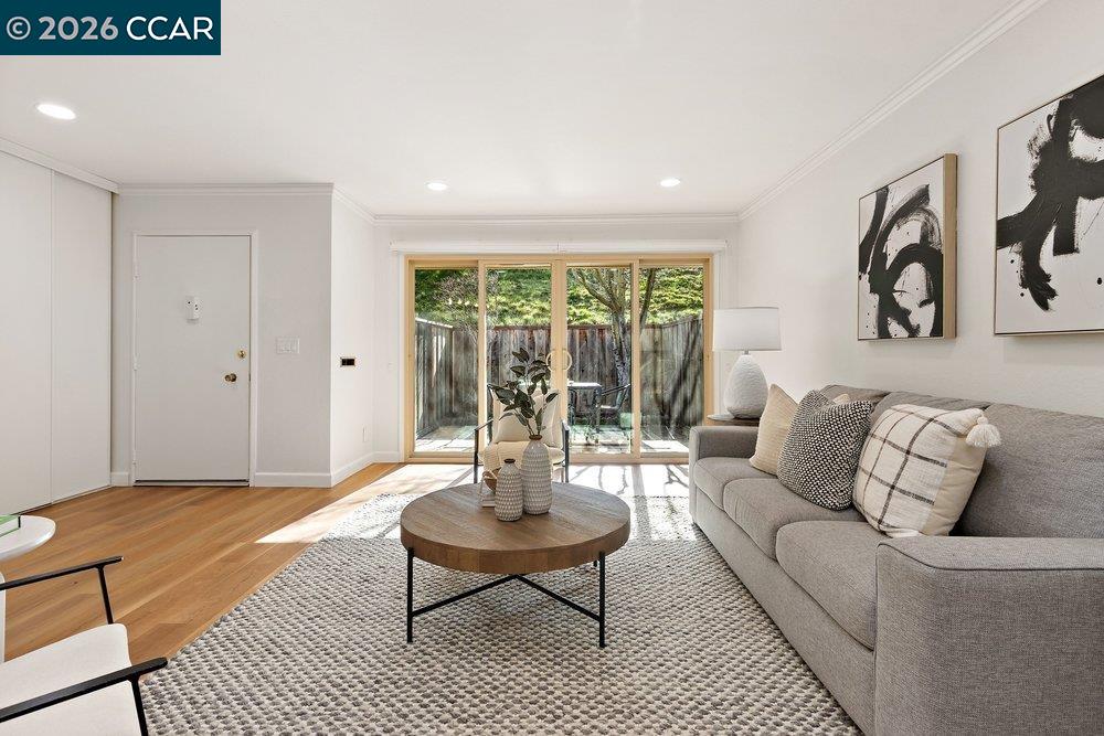 2209 Ptarmigan Dr. # 2