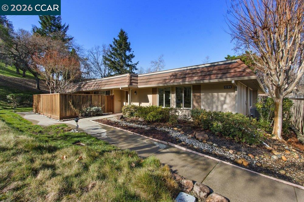 2209 Ptarmigan Dr. # 2