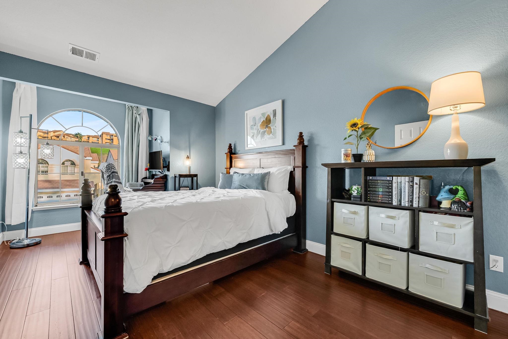 2020 Canyon Lakes Dr