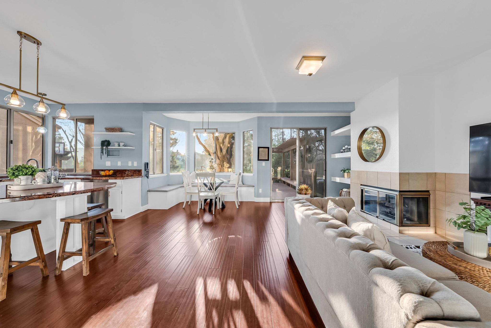 2020 Canyon Lakes Dr