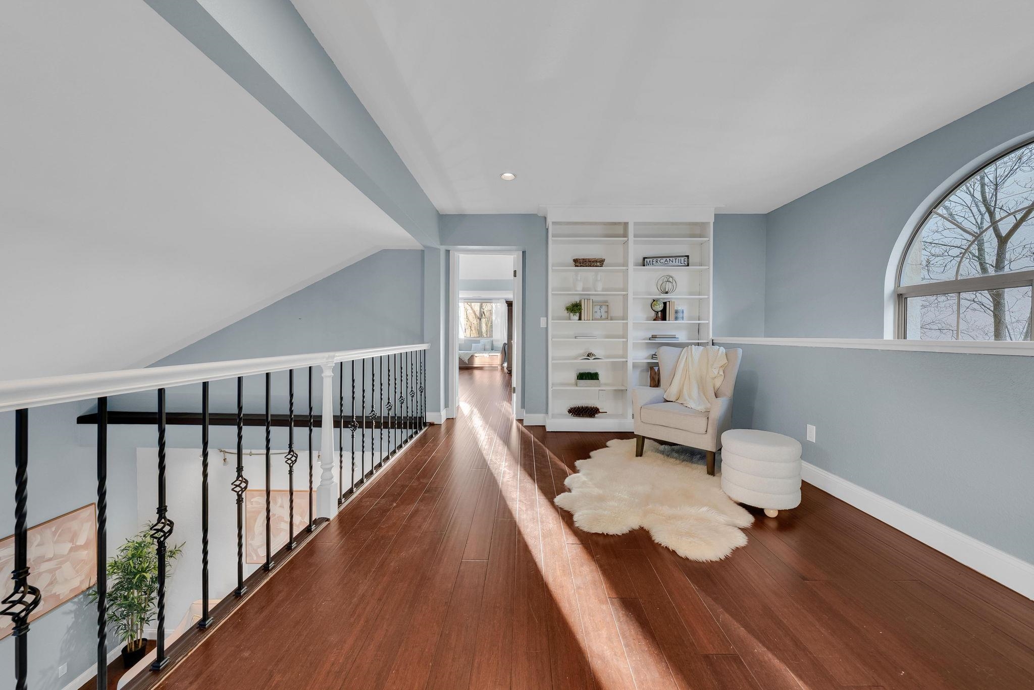 2020 Canyon Lakes Dr