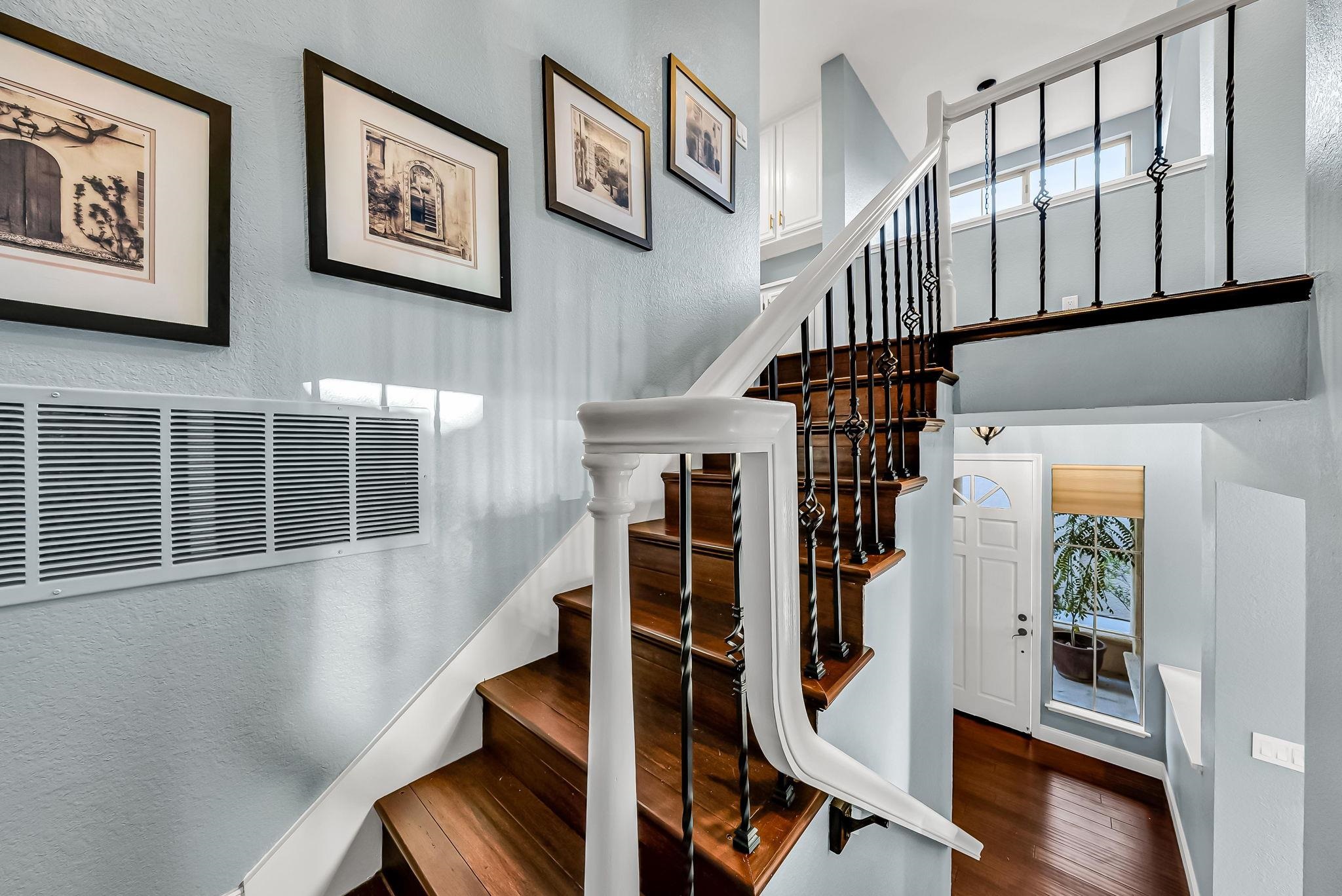 2020 Canyon Lakes Dr