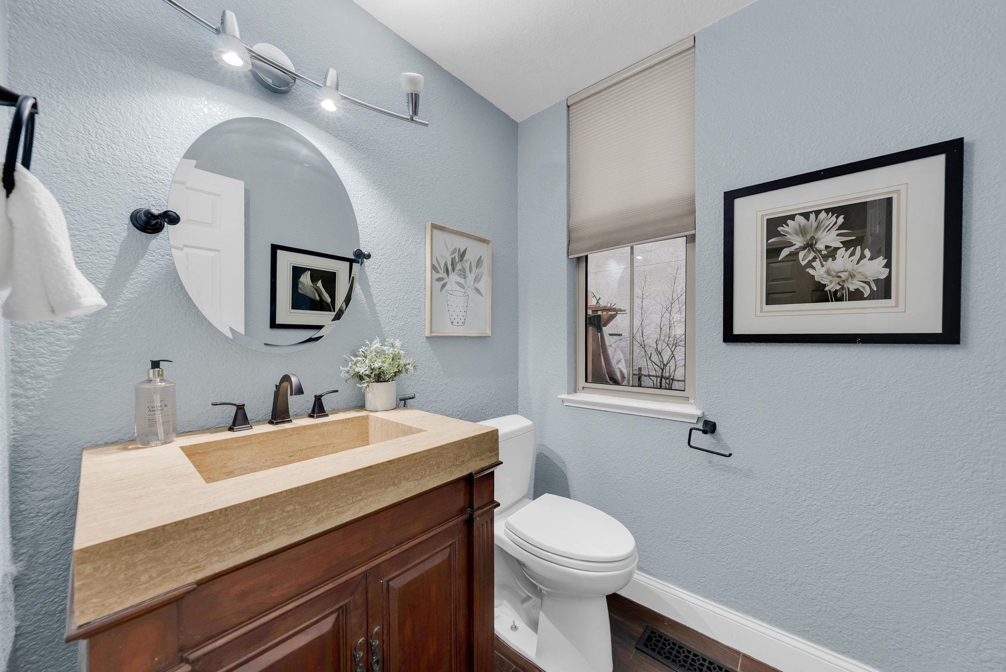 2020 Canyon Lakes Dr