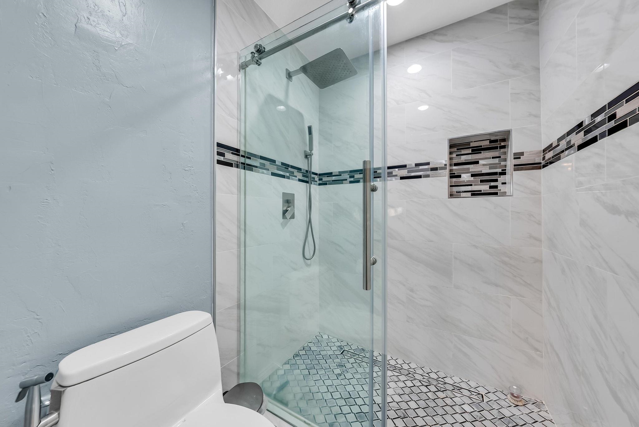 2020 Canyon Lakes Dr