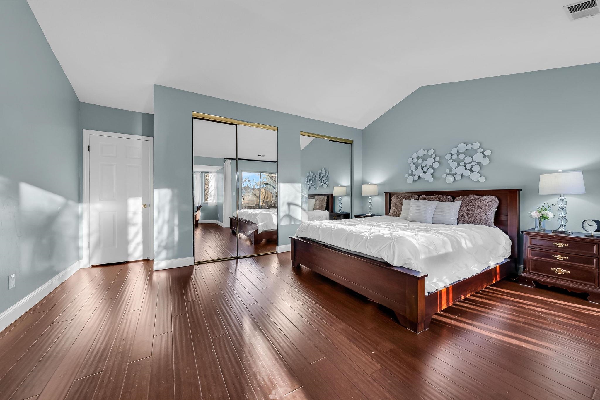 2020 Canyon Lakes Dr