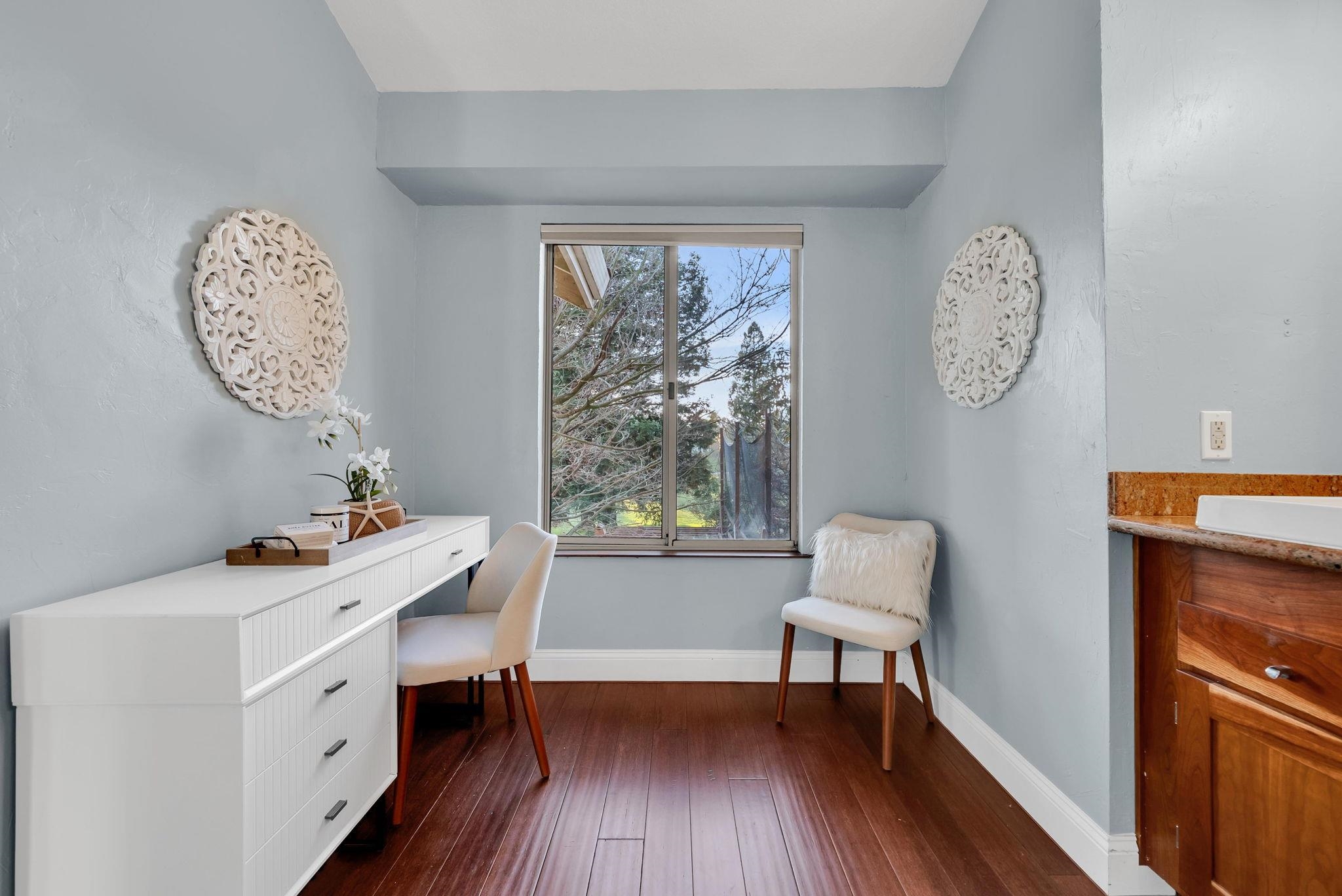 2020 Canyon Lakes Dr