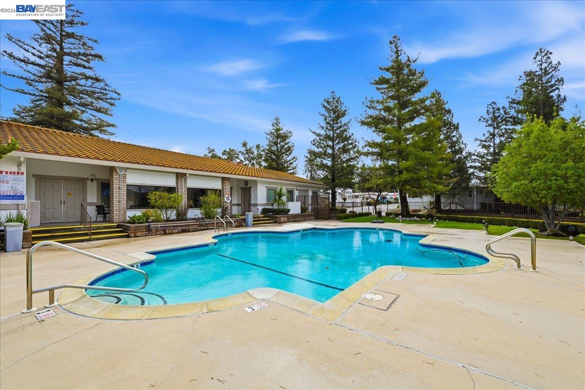 3231 Vineyard Ave SPC 93