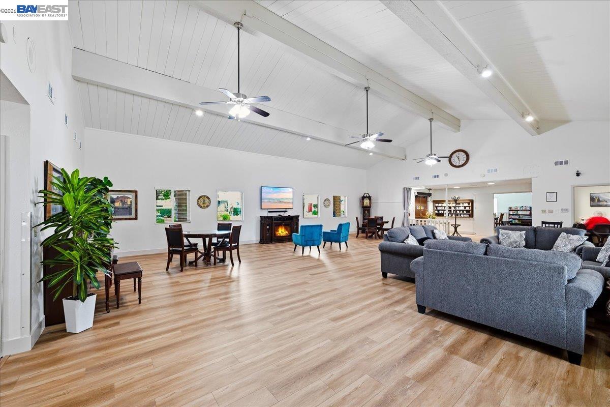 3231 Vineyard Ave SPC 93