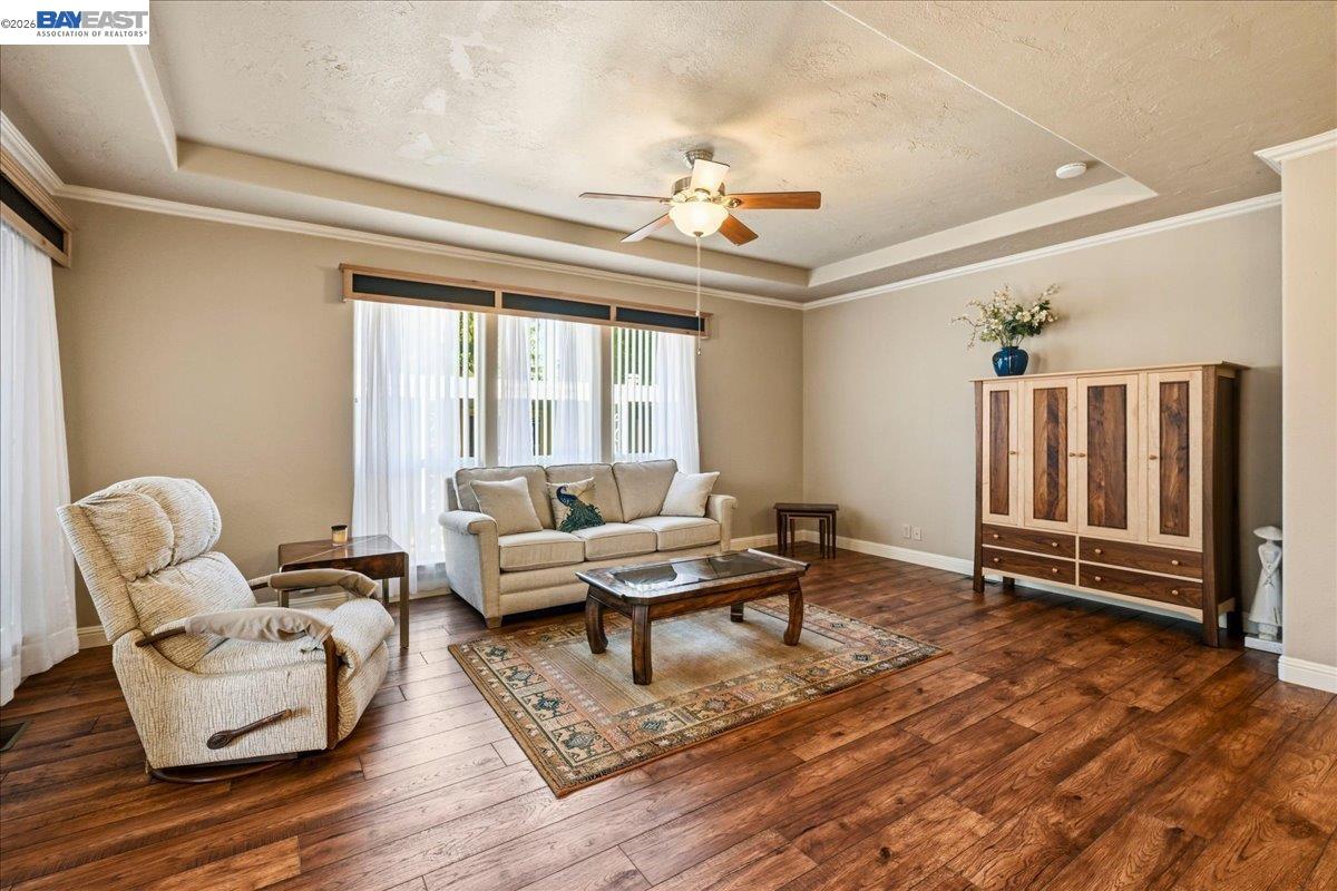 3231 Vineyard Ave SPC 93