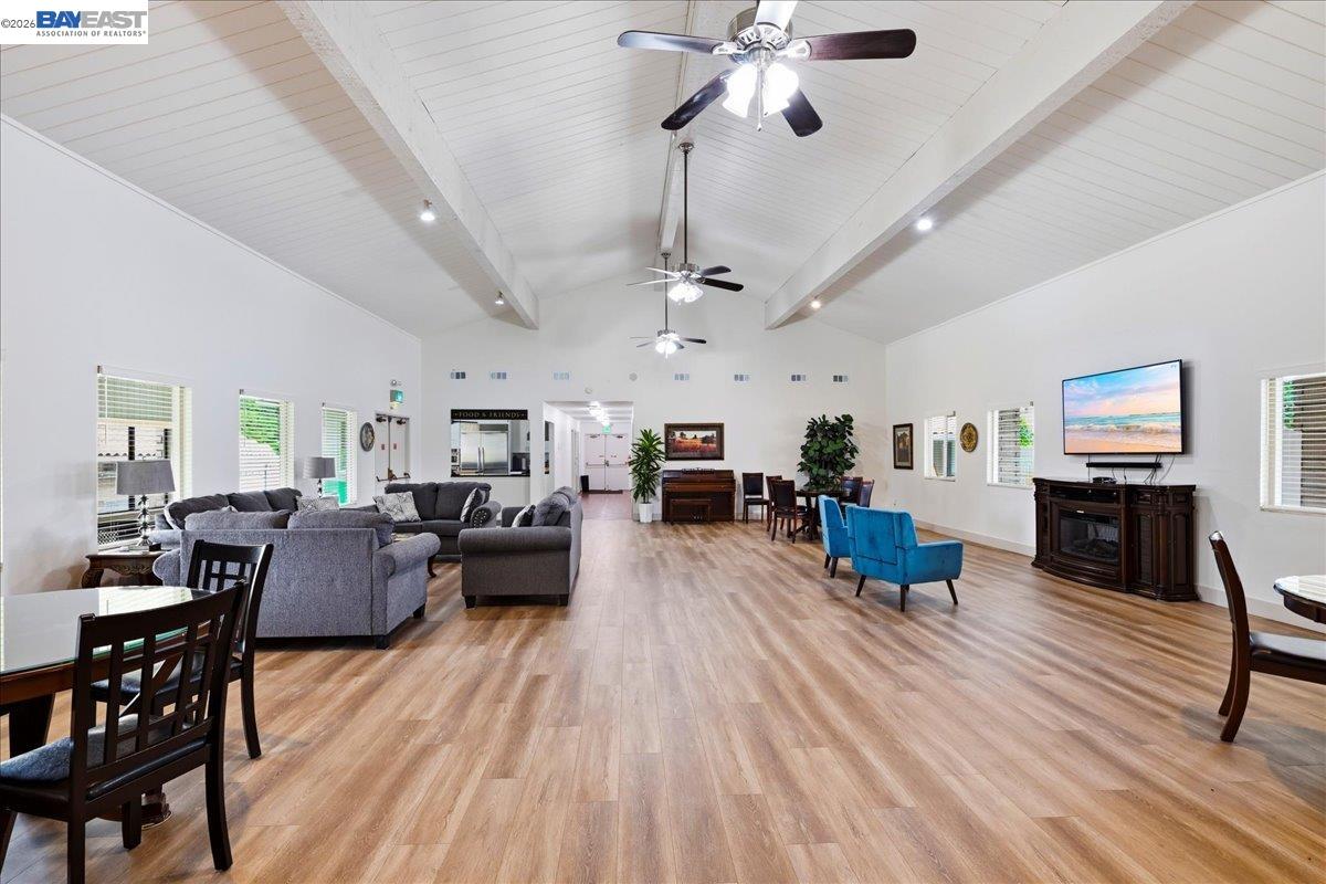 3231 Vineyard Ave SPC 93