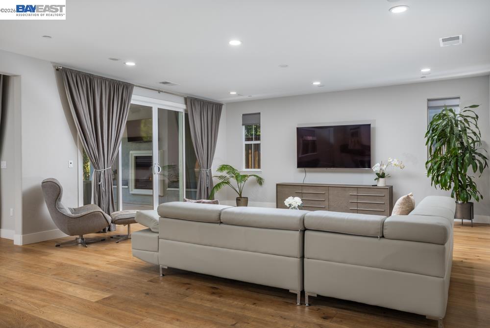 436 Wayland Loop