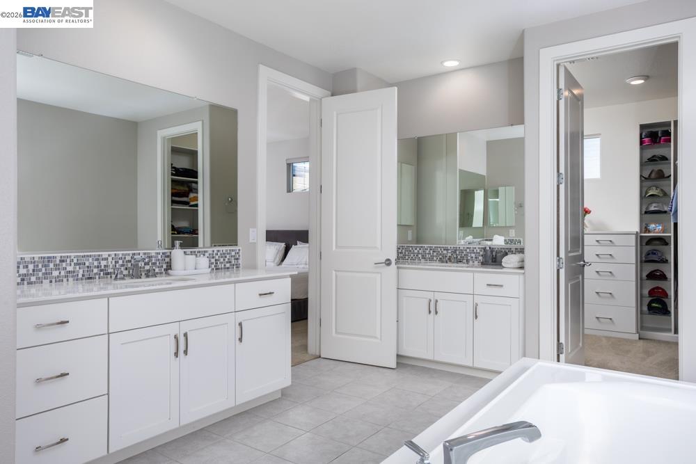 436 Wayland Loop