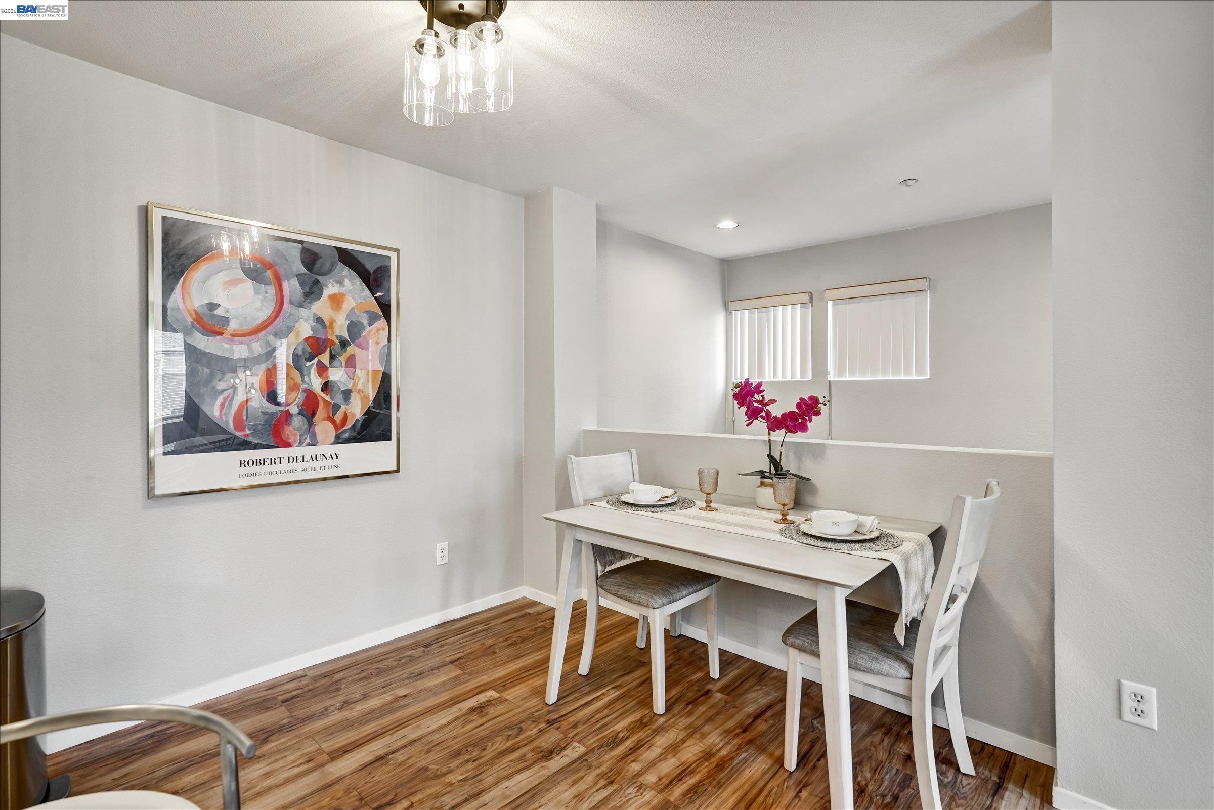 255 Wildrose Cmn # 5