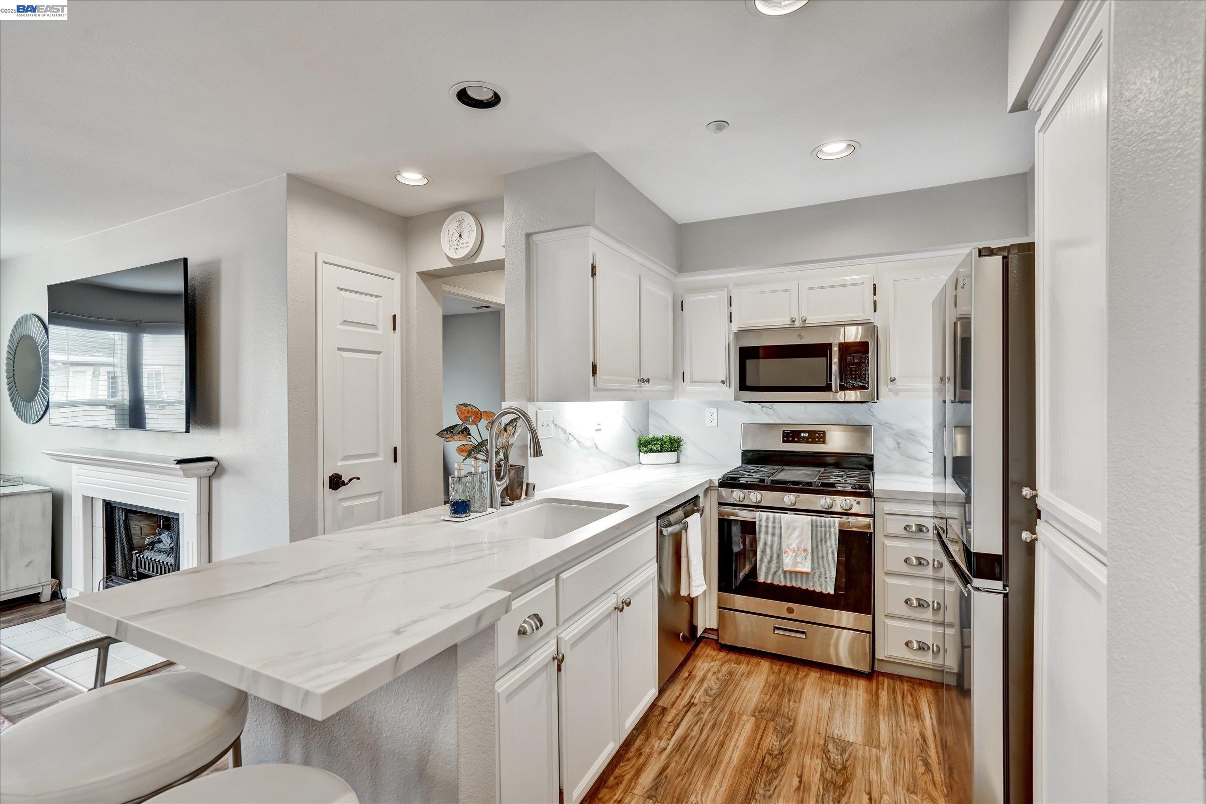 255 Wildrose Cmn # 5