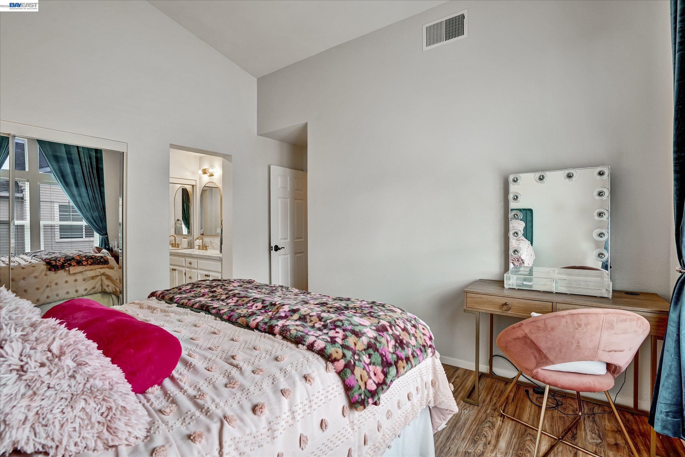 255 Wildrose Cmn # 5