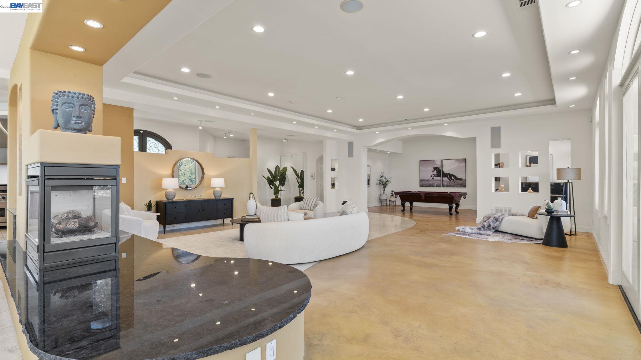 131 Montecito Crescent