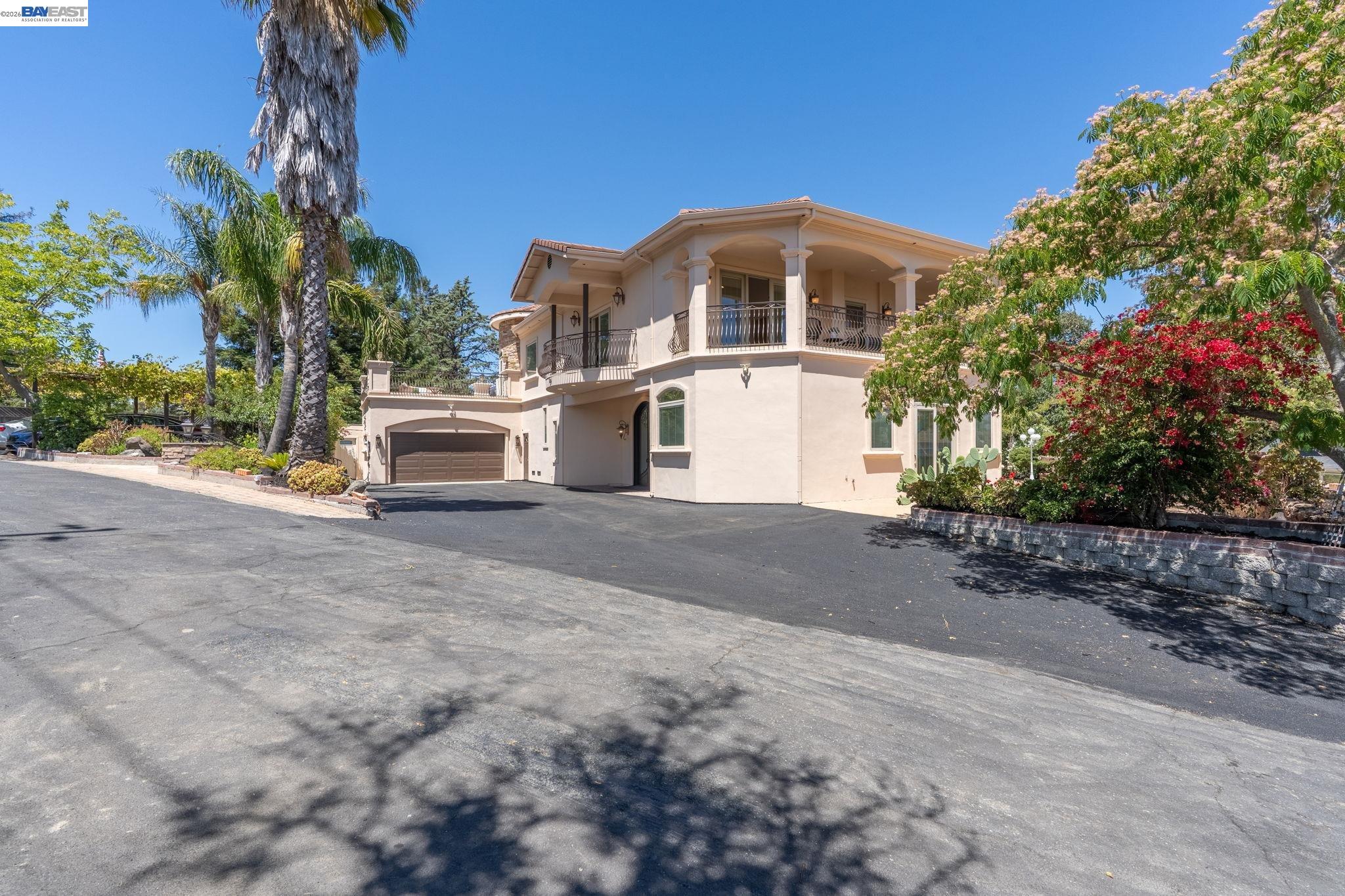 131 Montecito Crescent