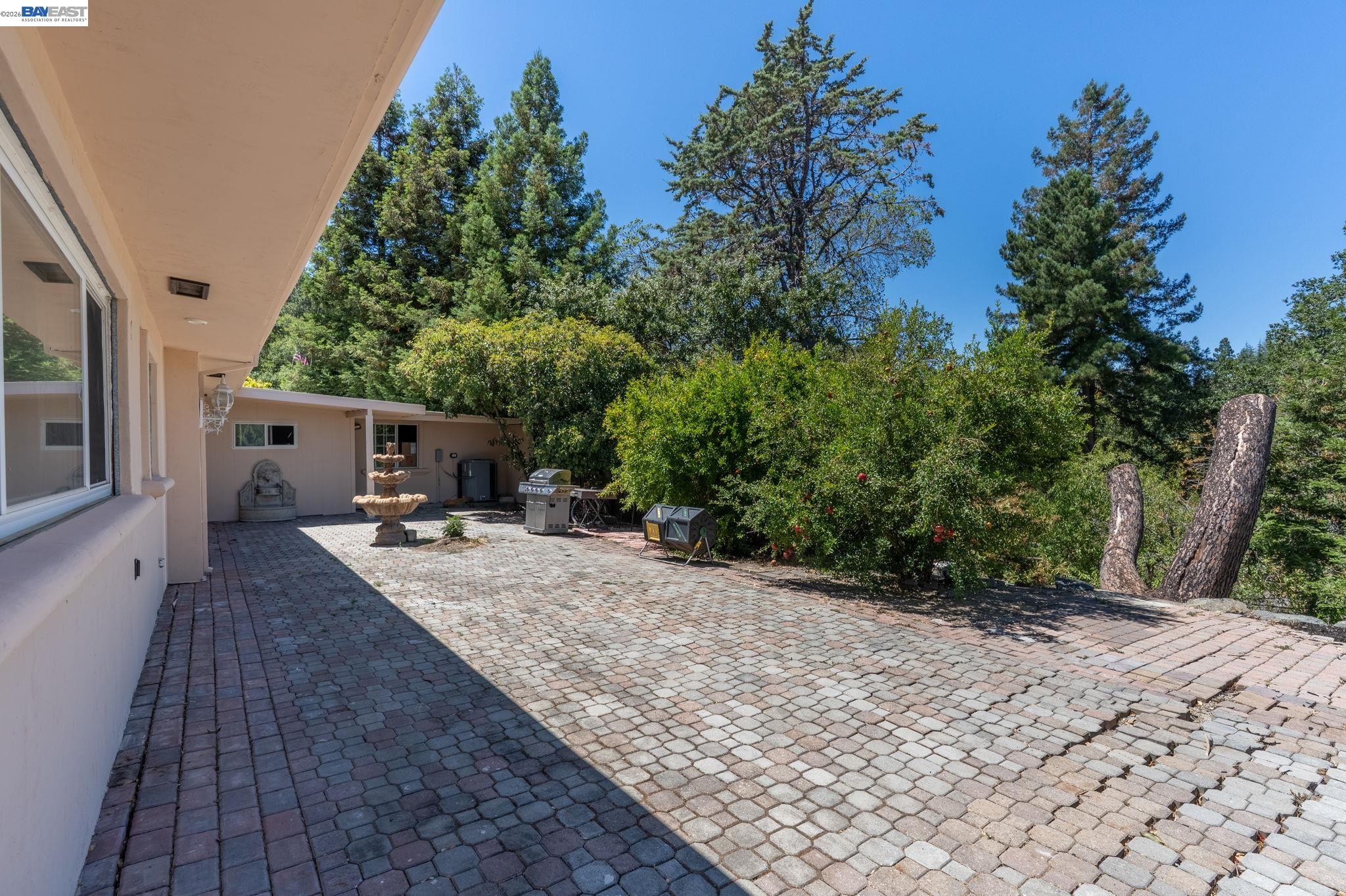 131 Montecito Crescent