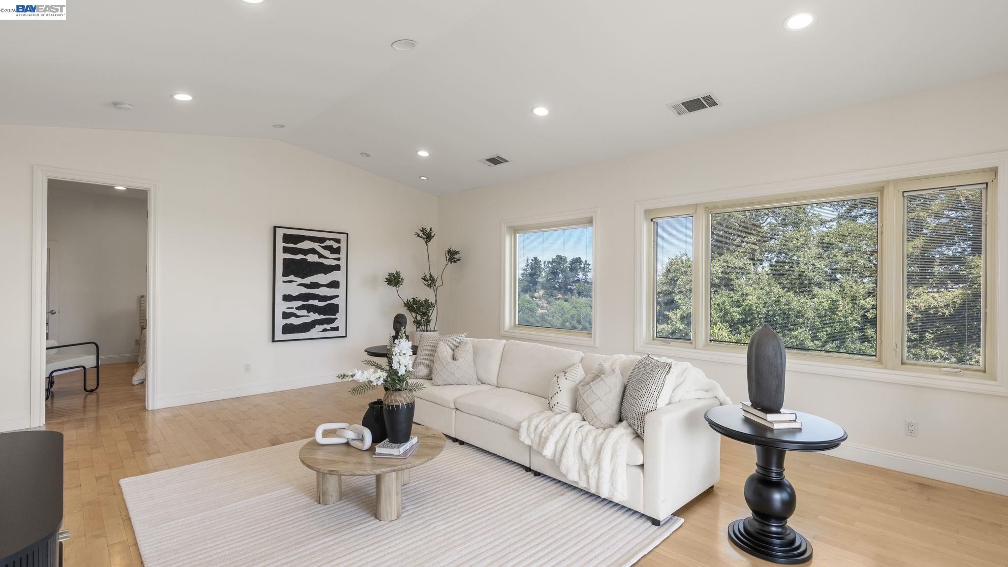 131 Montecito Crescent