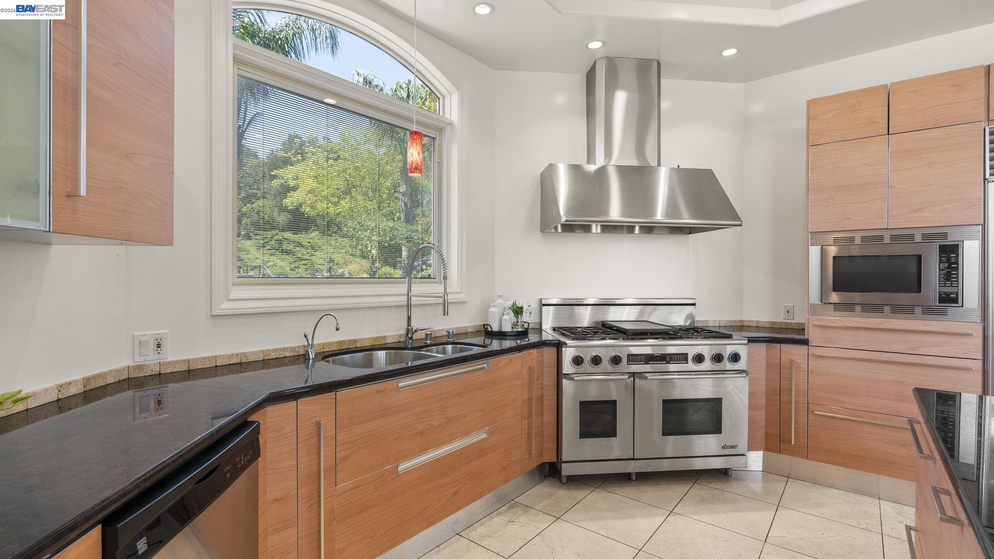 131 Montecito Crescent