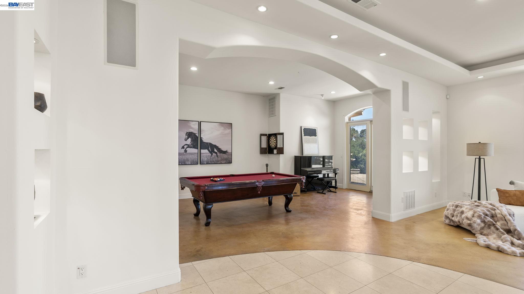 131 Montecito Crescent