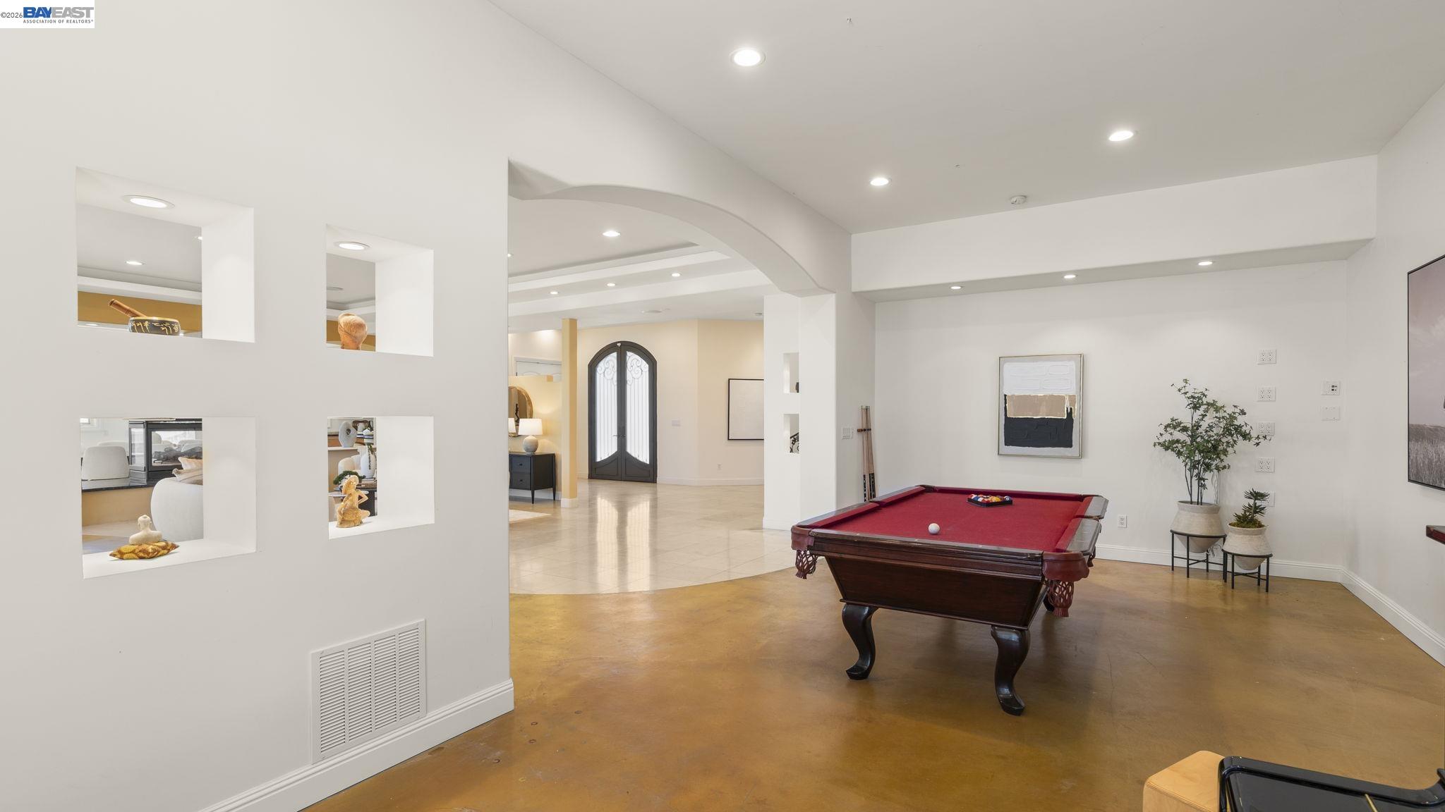 131 Montecito Crescent