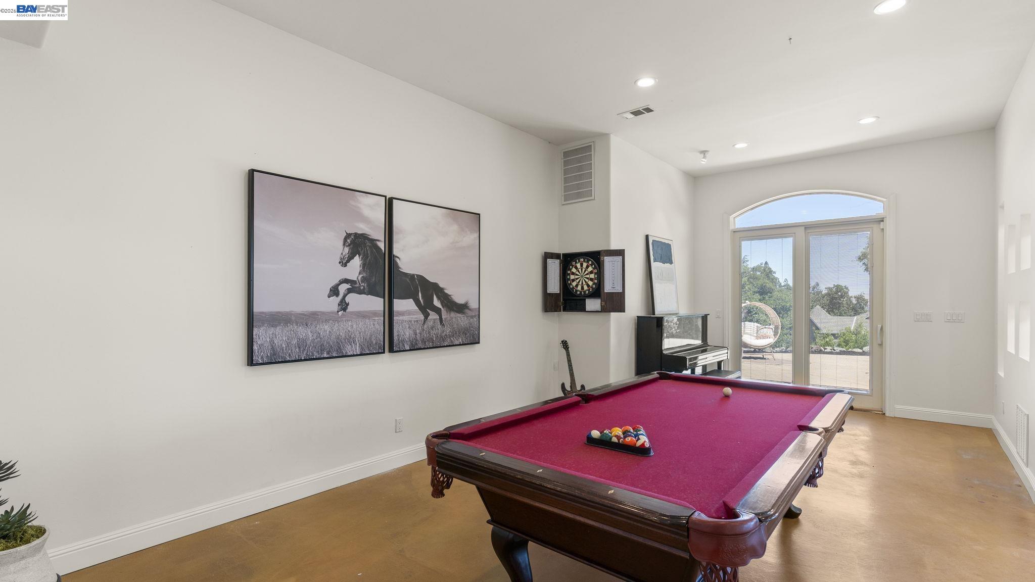 131 Montecito Crescent