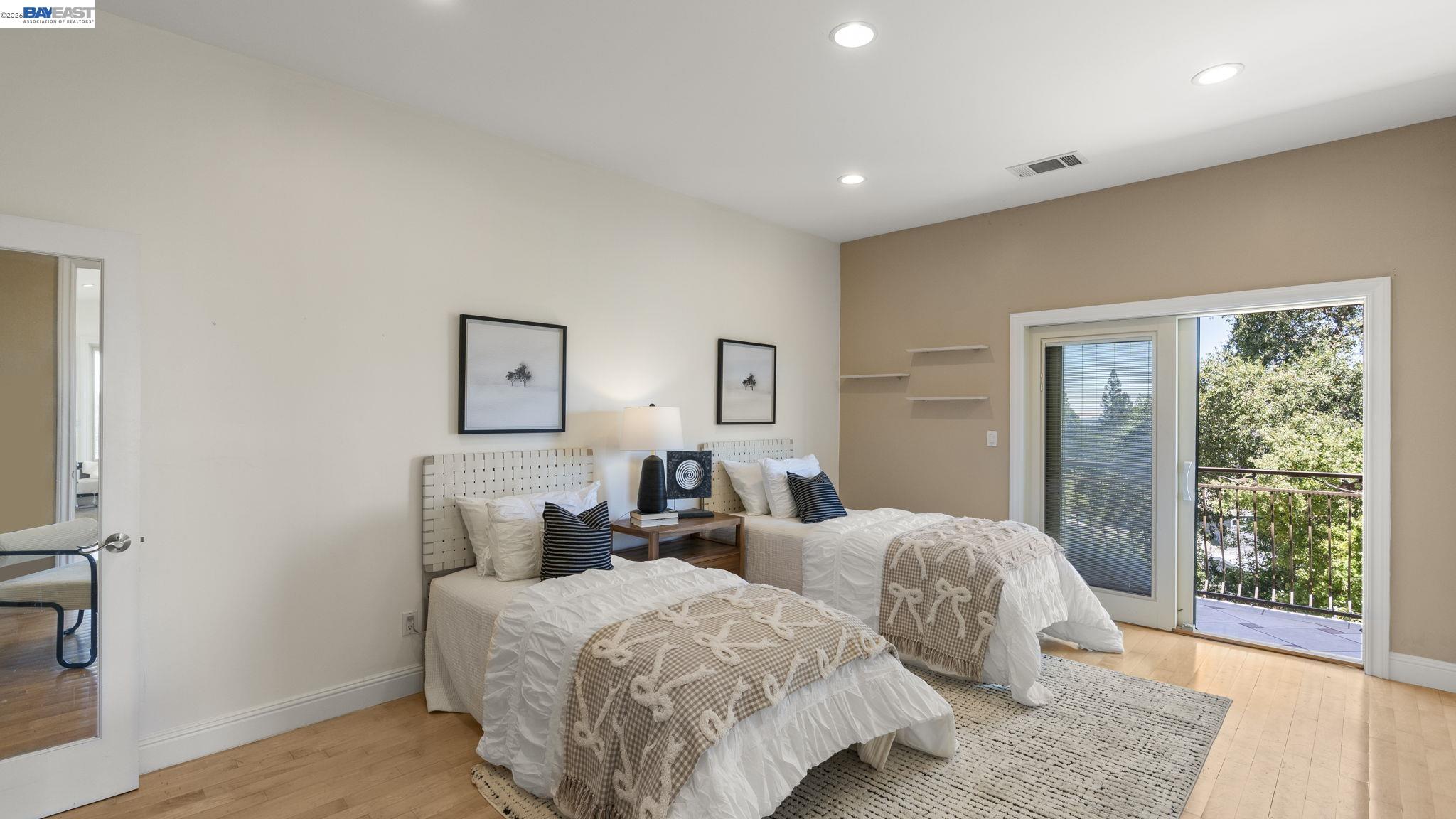 131 Montecito Crescent