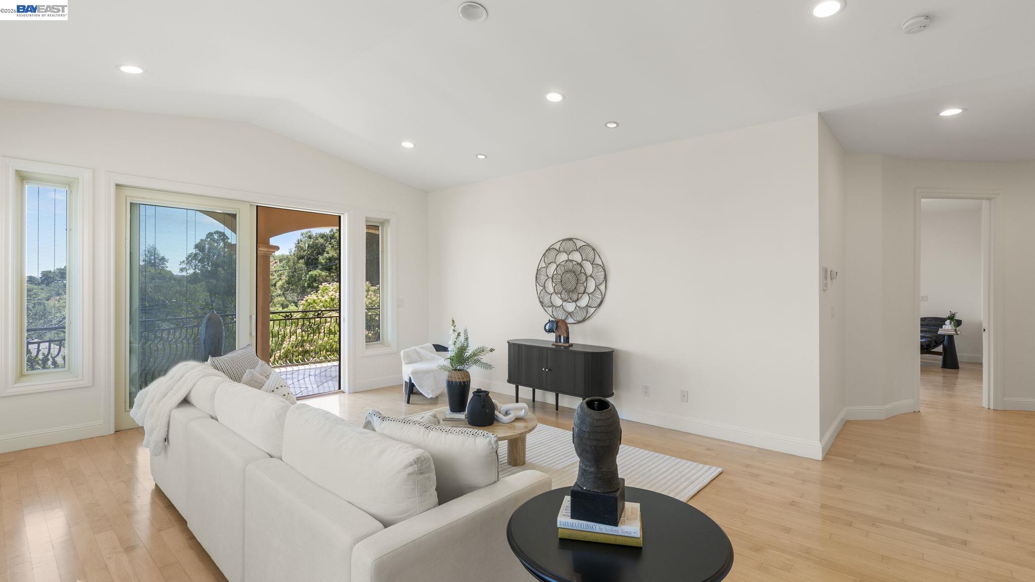 131 Montecito Crescent