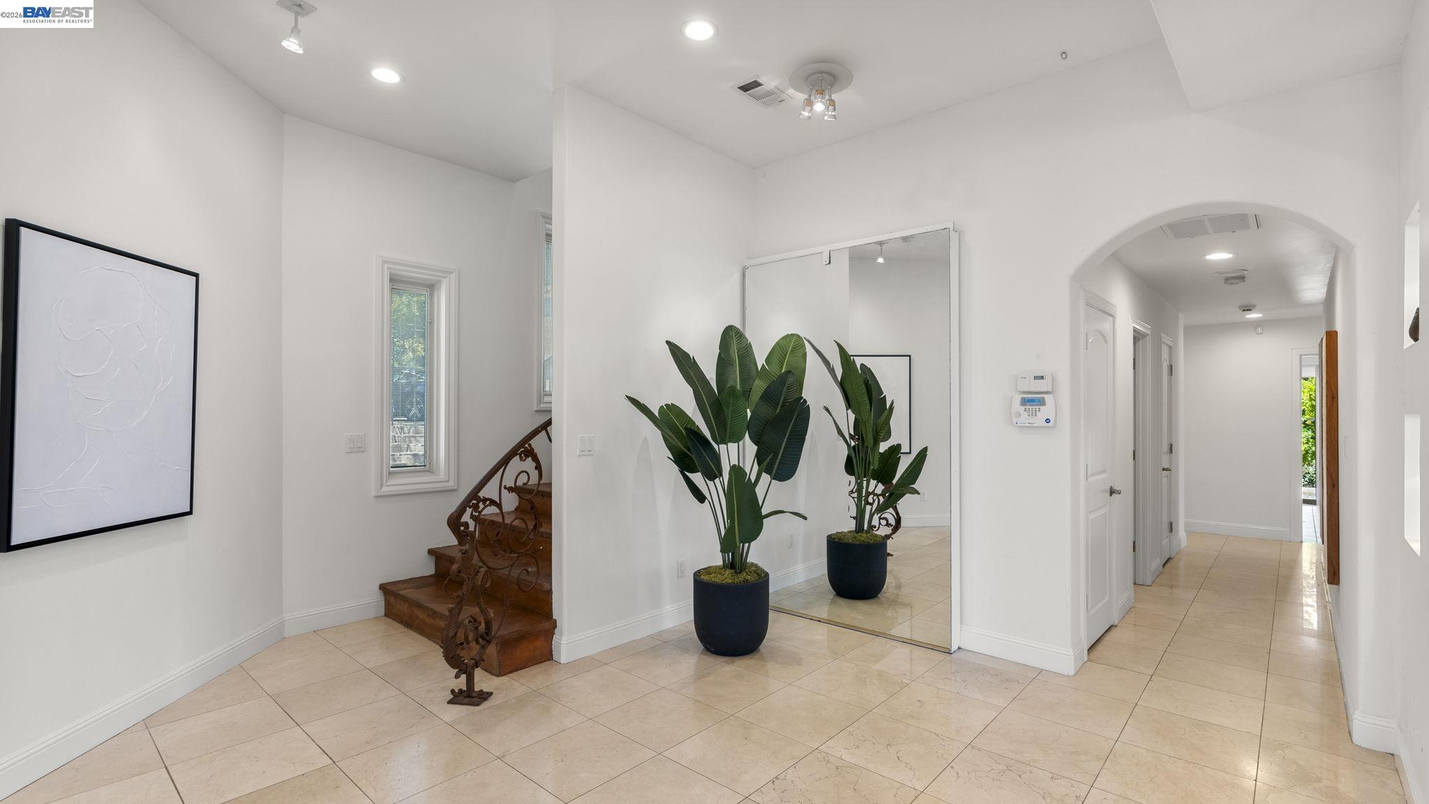 131 Montecito Crescent