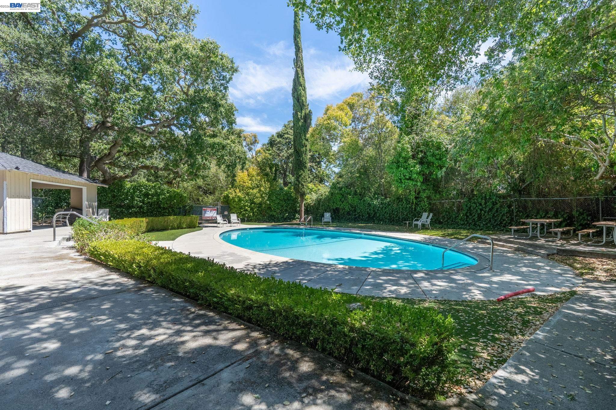 131 Montecito Crescent