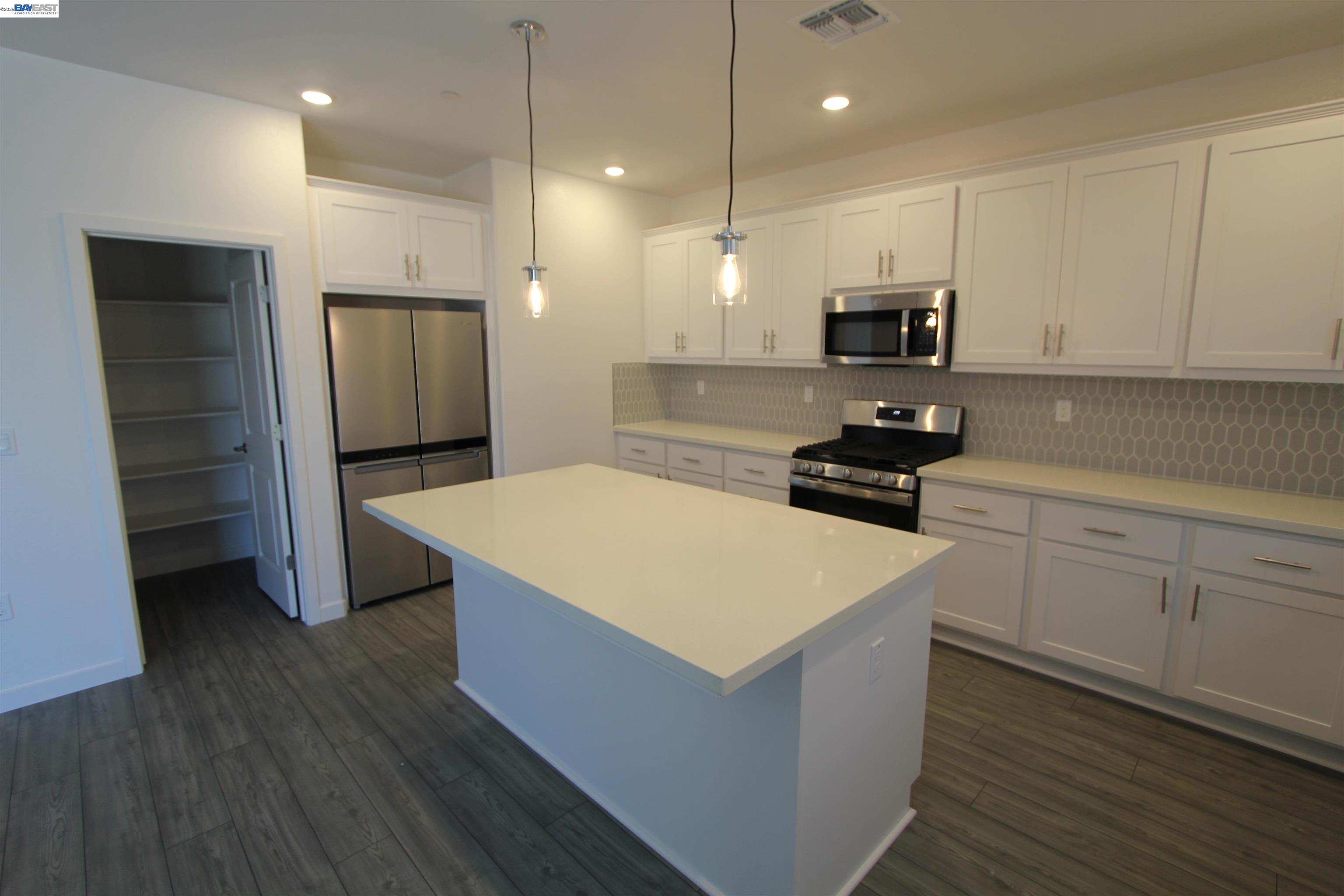 1008 OSPREY DR
