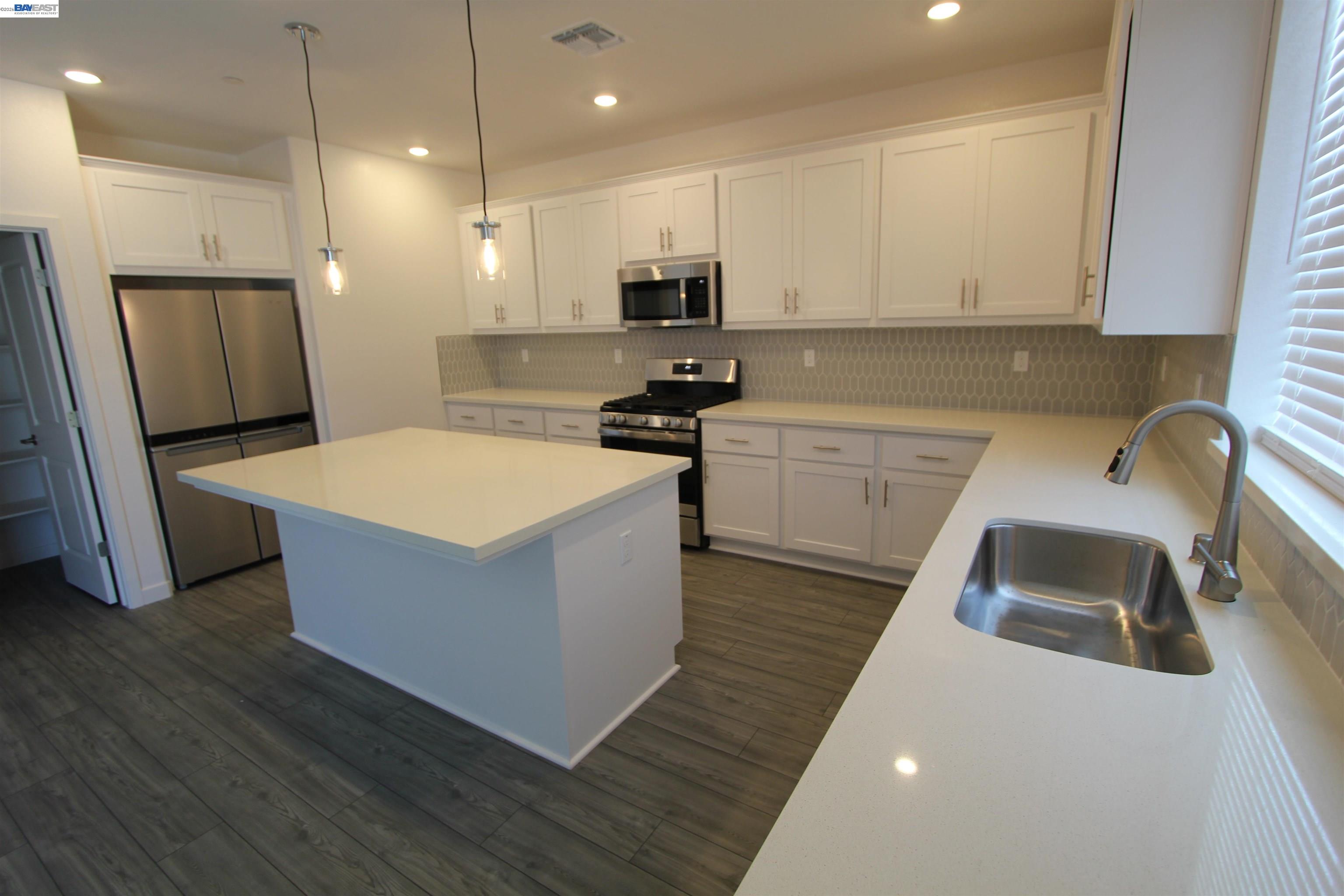 1008 OSPREY DR
